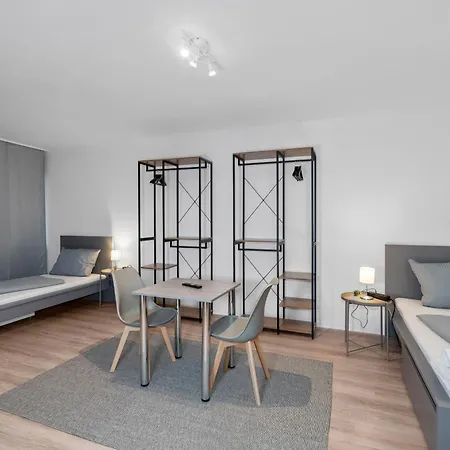Apartman Hometonight Moritzhoefen - 3-zimmer-apartment In Fuer Familien, Monteure Oder Gruppen Bis Zu 6 Personen! Bayreuth